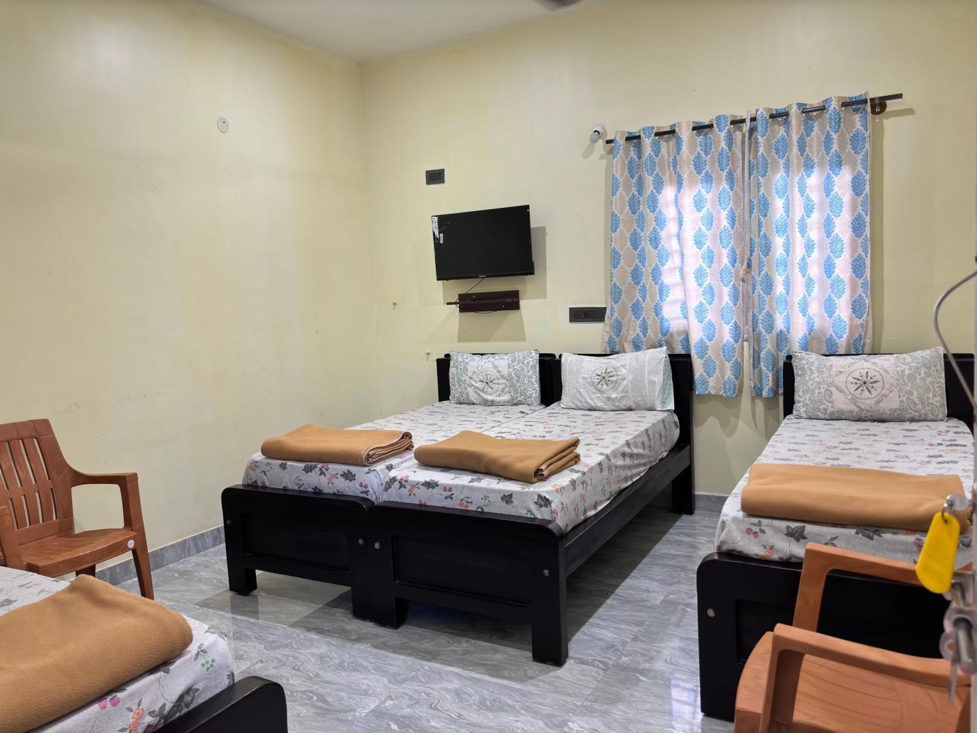 Sri Siri Lodge And Hotel Чикмагалур Екстер'єр фото