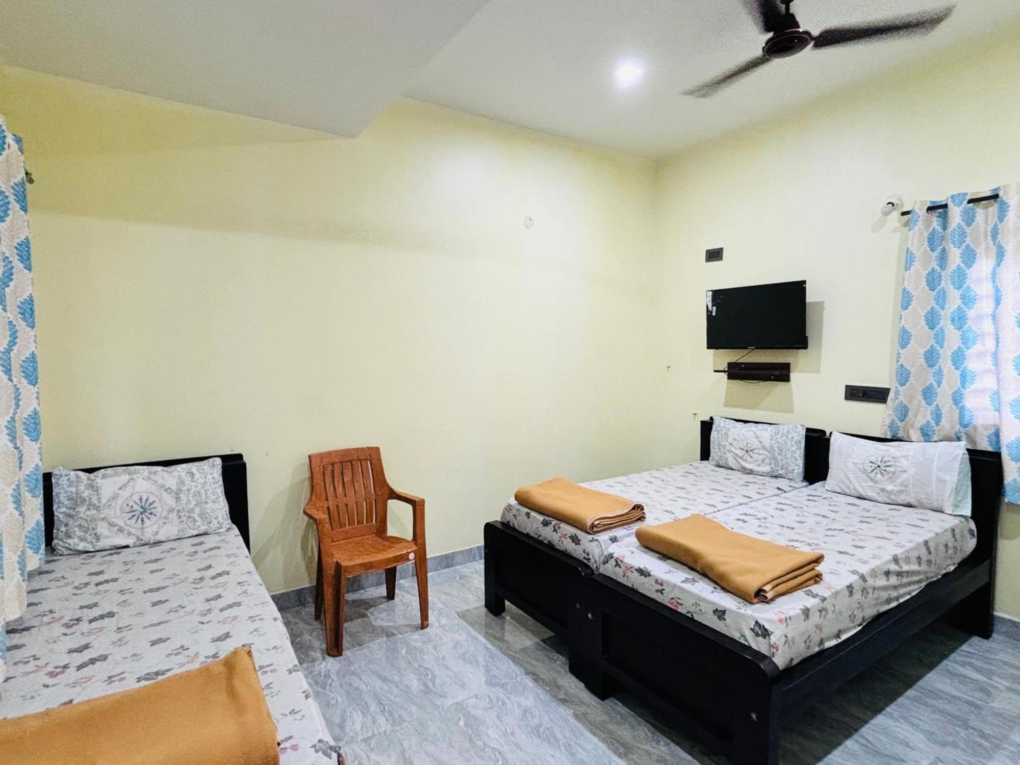 Sri Siri Lodge And Hotel Чикмагалур Екстер'єр фото