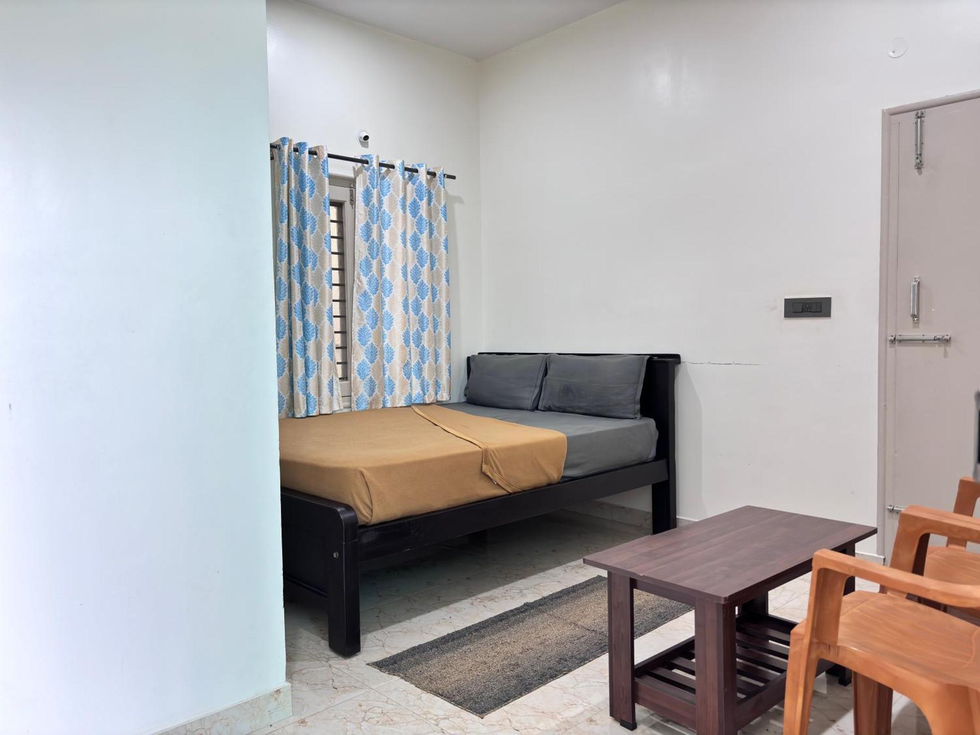 Sri Siri Lodge And Hotel Чикмагалур Екстер'єр фото